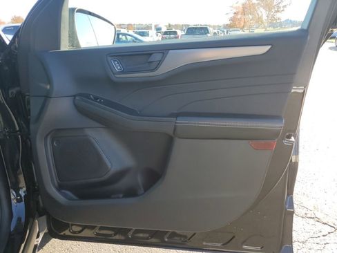 Used 2025 Ford Escape Active image 38