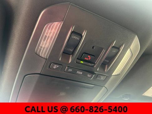 Used 2025 Toyota Highlander XSE AWD/4WD image 27