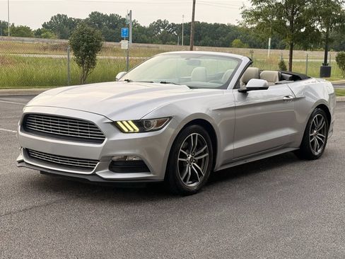 Used 2017 Ford Mustang Premium RWD image 4