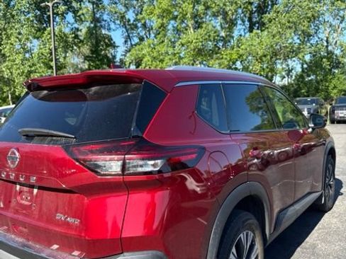 Used 2021 Nissan Rogue SV w/ Premium Package AWD/4WD image 11