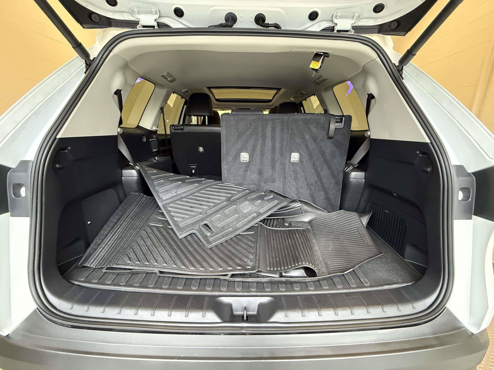 Used 2024 Toyota Grand Highlander AWD image 17