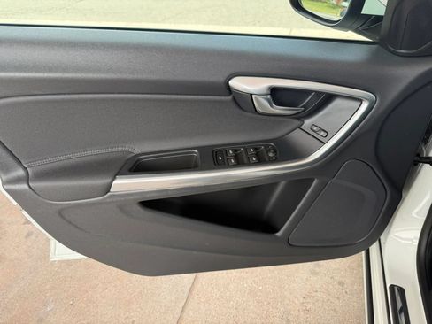 Used 2015 Volvo S60 T5 FWD image 18
