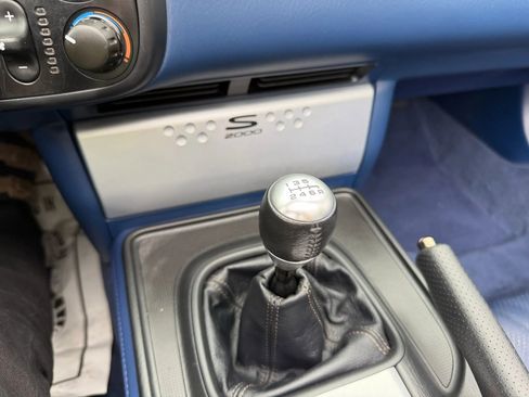 Used 2005 Honda S2000 image 16