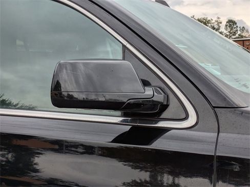 Used 2019 GMC Yukon SLT image 11