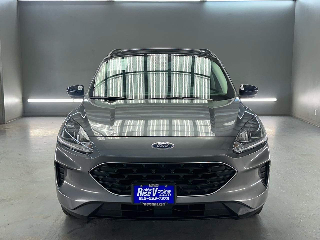 Used 2022 Ford Escape SE w/ SE Sport Appearance Package FWD image 2
