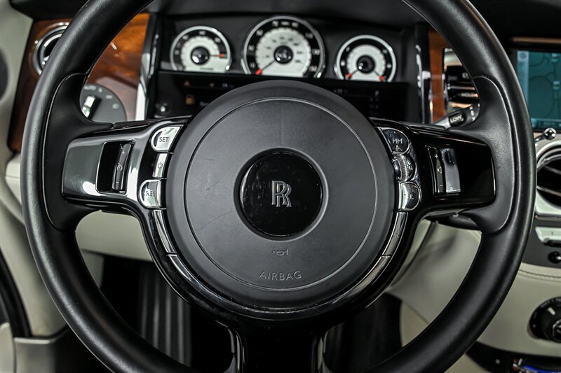 Used 2015 Rolls-Royce Wraith RWD image 29