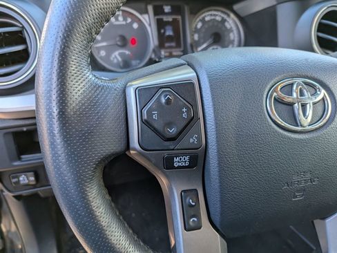 Used 2017 Toyota Tacoma SR5 image 17