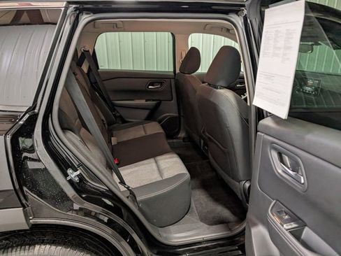 Used 2025 Nissan Rogue SV image 24
