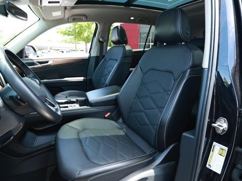Used 2024 Volkswagen Atlas SE FWD image 24