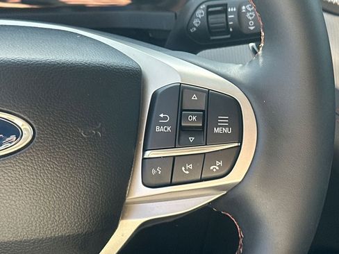 New 2026 Ford Explorer Active RWD image 26