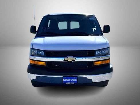 New 2026 Chevrolet Express 3500 Extended RWD image 2