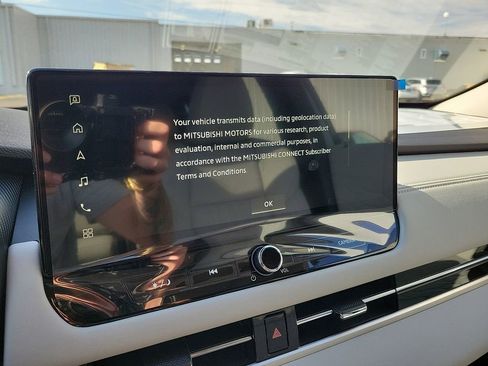 New 2025 Mitsubishi Outlander SEL image 15