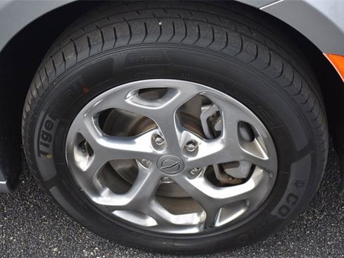 Used 2021 Chrysler Pacifica Limited image 11