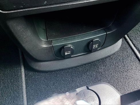 Used 2019 Dodge Grand Caravan SE FWD image 25