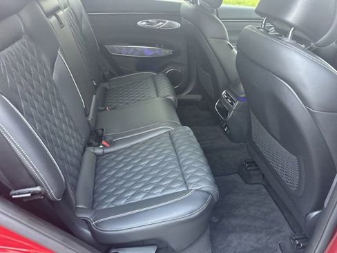 Used 2025 Genesis GV70 3.5T Sport w/ Sport Advanced Package image 17