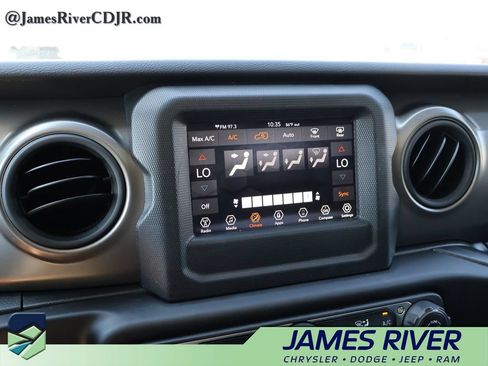 Used 2023 Jeep Wrangler Unlimited AWD/4WD image 34