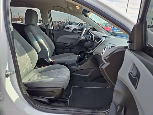 Used 2020 Chevrolet Sonic LT image 20