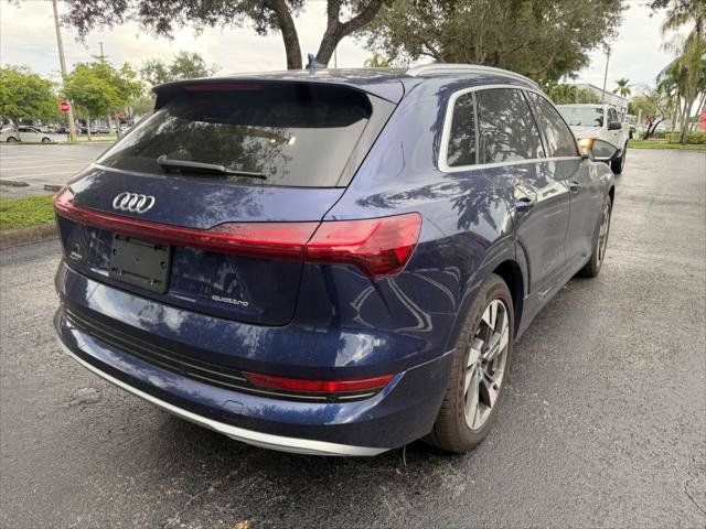 Used 2023 Audi e-tron Premium Plus w/ Premium Plus Package AWD/4WD image 7