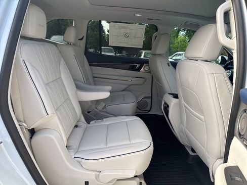 New 2026 Buick Enclave Avenir w/ Super Cruise Package AWD/4WD image 14