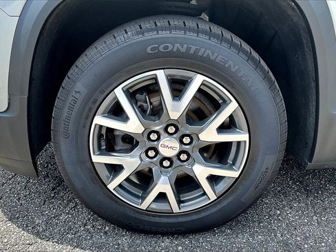 Certified 2023 GMC Acadia SLE w/ Driver Convenience Package image 32