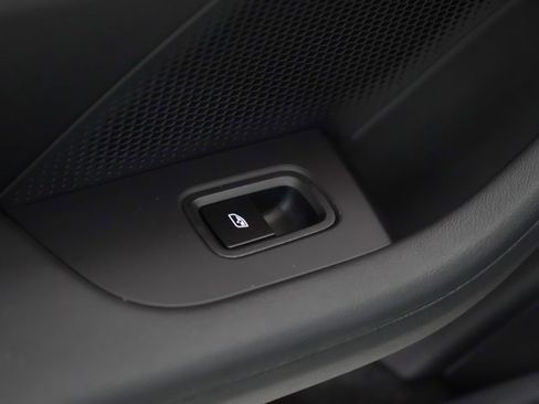 New 2026 Porsche Taycan image 17