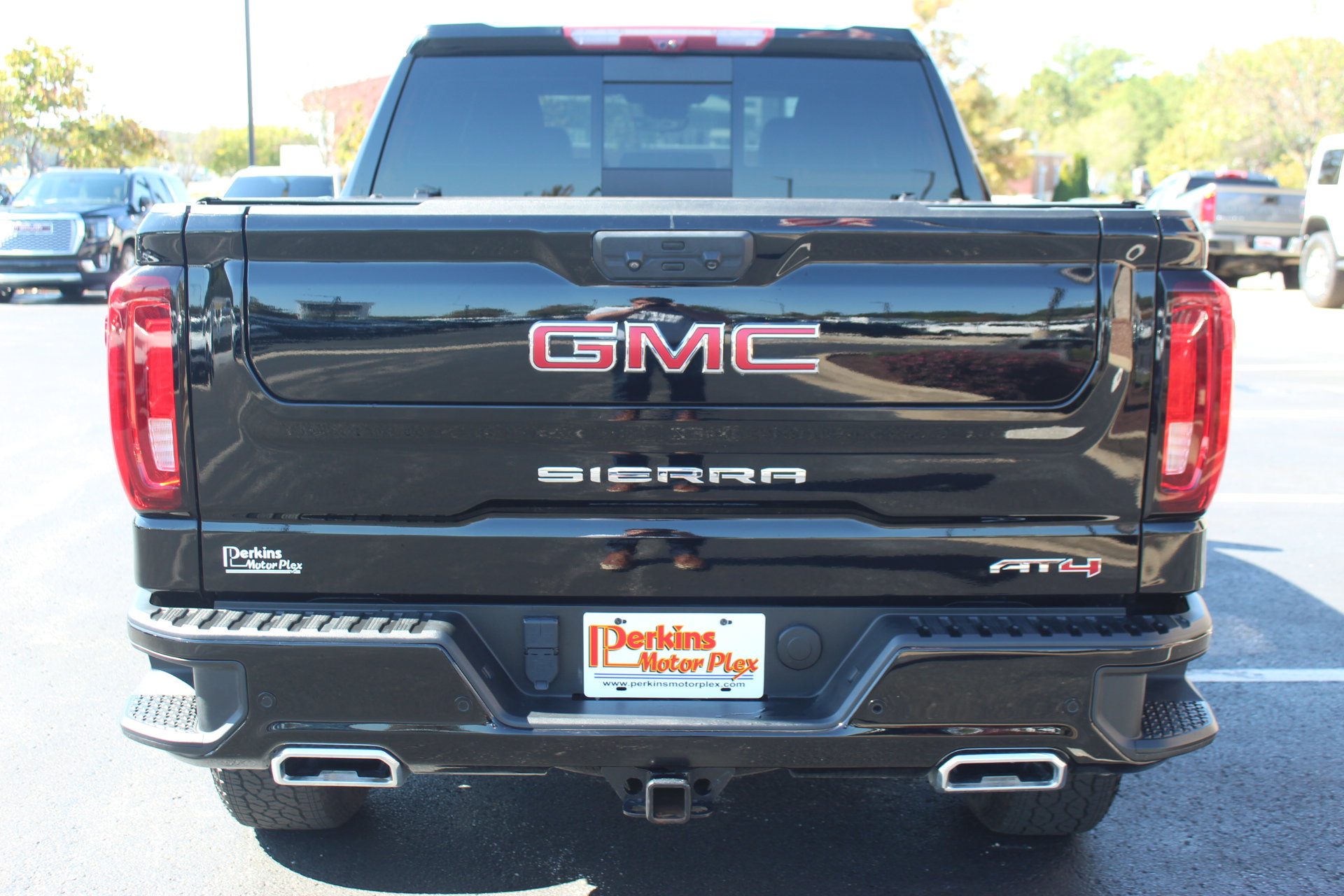 Used 2023 GMC Sierra 1500 AT4 w/ AT4 Premium Package AWD/4WD image 7