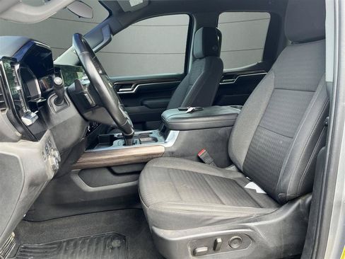 Used 2023 Chevrolet Silverado 1500 LT AWD/4WD image 16
