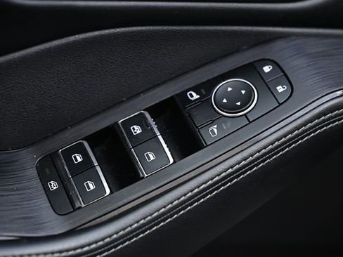 Used 2023 Nissan Rogue SL w/ SL Premium Package image 17