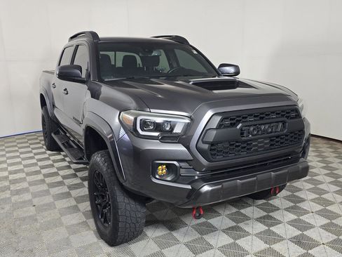 Used 2020 Toyota Tacoma TRD Sport AWD/4WD image 1