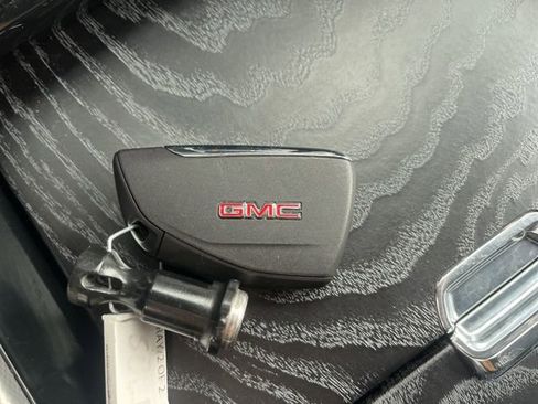 Used 2023 GMC Yukon XL Denali image 72