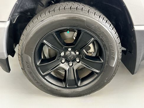 Used 2021 RAM 1500 Big Horn AWD/4WD image 11