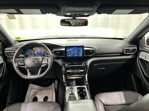Used 2023 Ford Explorer ST-Line AWD/4WD image 19