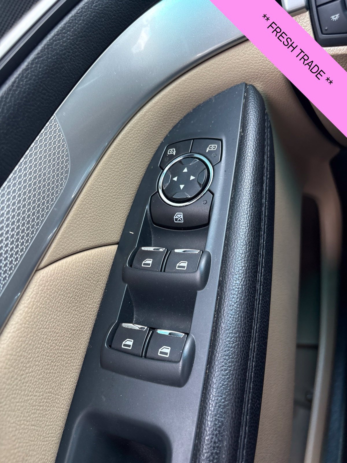 Used 2016 Ford Explorer XLT w/ Equipment Group 202A FWD image 9