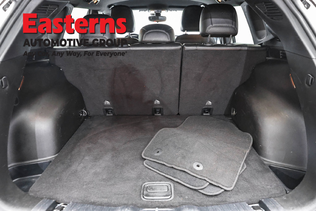 Used 2024 Jeep Compass Latitude AWD/4WD image 11