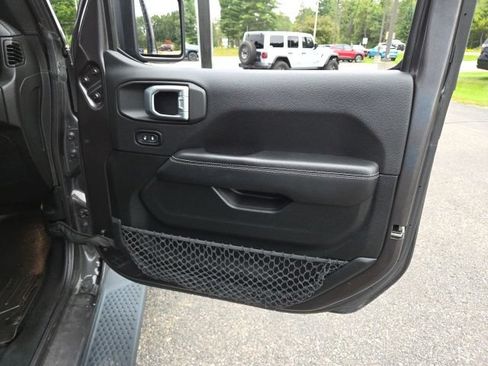 Used 2020 Jeep Wrangler Unlimited Sahara w/ Dual Top Group AWD/4WD image 44