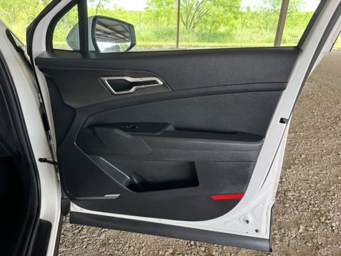 Used 2023 Kia Sportage LX FWD image 36