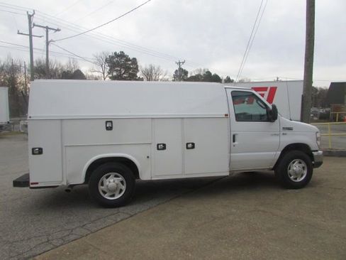 Used 2016 Ford E-350 and Econoline 350 Super Duty w/ Power Windows & Locks Group image 7
