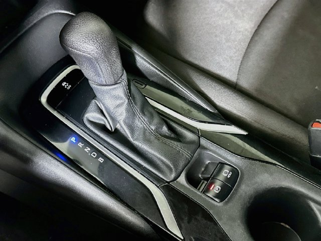 Used 2022 Toyota Corolla LE FWD image 18