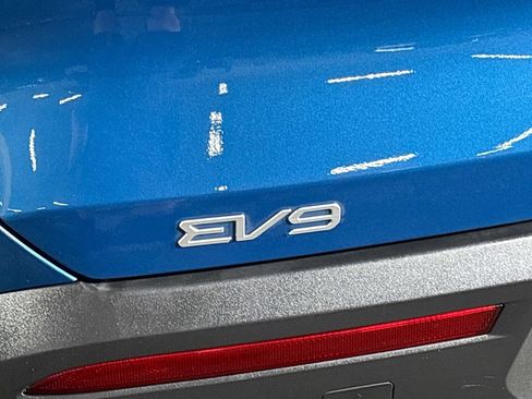 Used 2024 Kia EV9 Wind AWD/4WD image 25