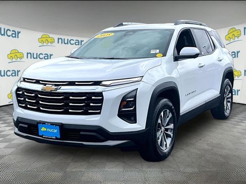 Used 2025 Chevrolet Equinox LT w/ Convenience Package II image 3