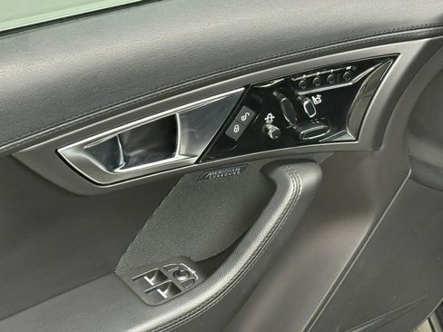 Used 2016 Jaguar F-TYPE Coupe RWD image 25
