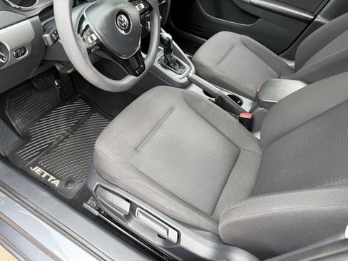 Used 2016 Volkswagen Jetta SE FWD image 22