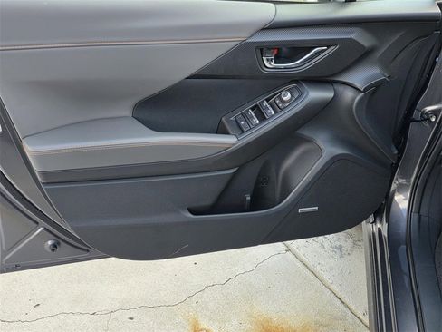 New 2025 Subaru Crosstrek 2.5i Limited image 32