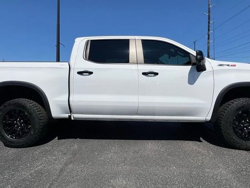 Used 2023 Chevrolet Silverado 1500 ZR2 w/ Technology Package image 8