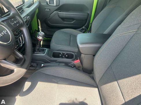 Certified 2025 Jeep Wrangler Sport AWD/4WD image 16