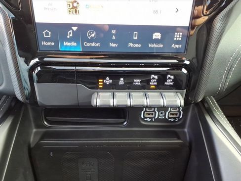 Used 2024 RAM 1500 Limited image 26