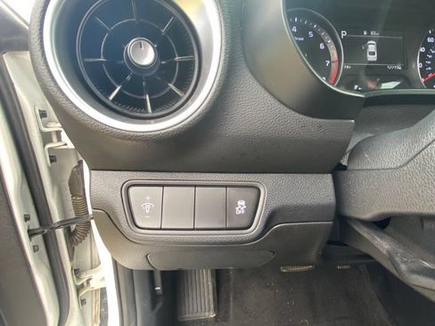 Certified 2024 Kia Forte LXS FWD image 12