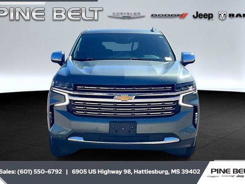 Used 2023 Chevrolet Suburban Premier AWD/4WD image 4