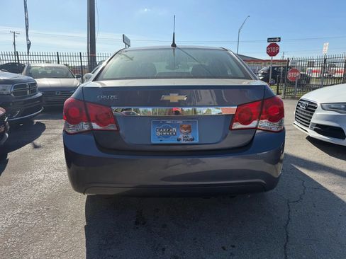 Used 2013 Chevrolet Cruze LS FWD image 5