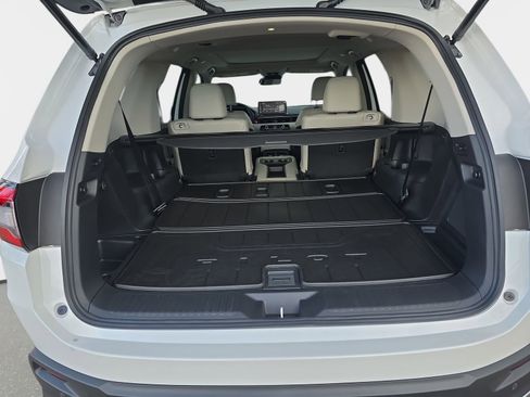 New 2026 Honda Pilot Touring image 13